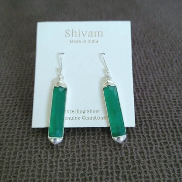 Shivam Green💚 Onyx Bar Drop Earrings - Picture 12 of 14